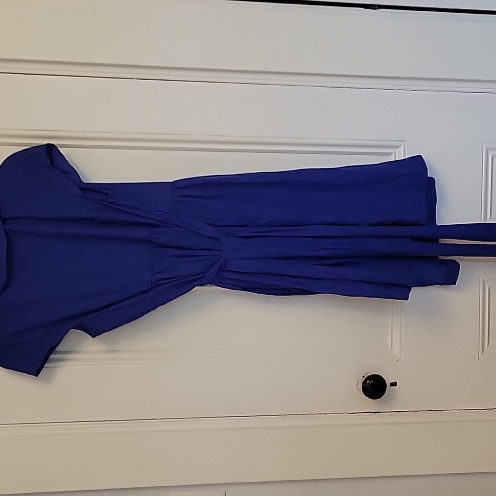 Dress - Picture 2 of 2